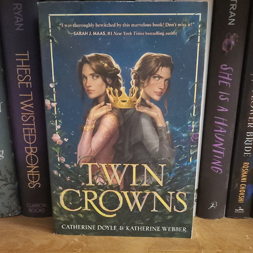 📚3/$20 Twin Crowns Book by Catherine Doyle & Katherine Webber